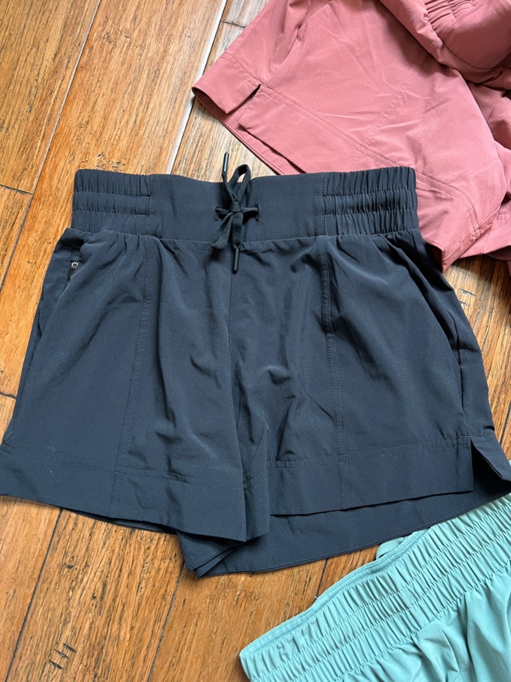 Women’s All in Motion 3 Pack Athletic Shorts size XS - Picture 4 of 7
